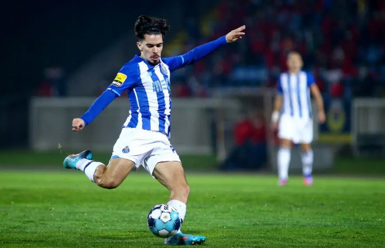 爱游戏入口-深圳男篮遗憾出局备战社区盾詹姆斯在法国队比赛中败北，亚特兰大完成体检备战英超看傻球迷的简单介绍